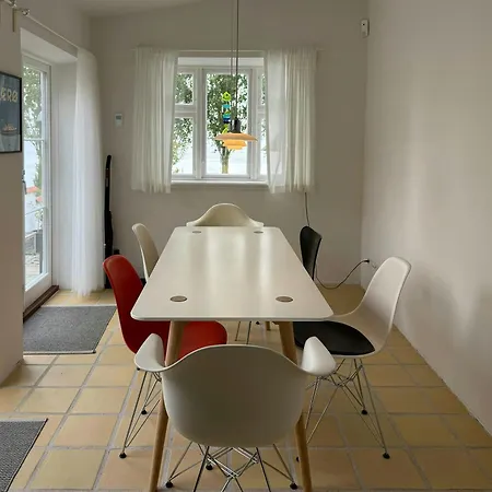 Сasa de vacaciones Town House With Sea View In Historic Ærøskøbing