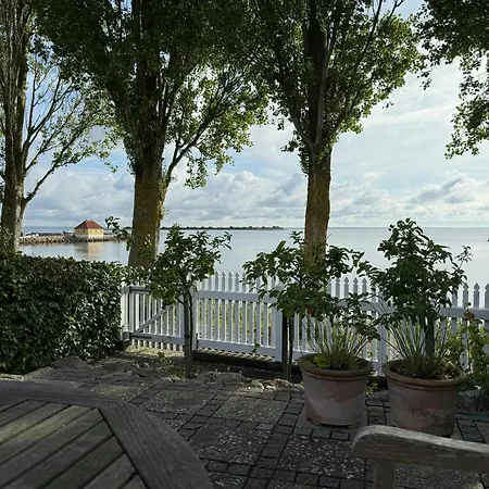 Town House With Sea View In Historic * Эрёскёбинг